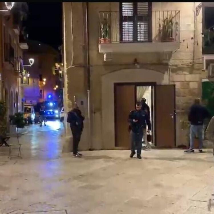 Sparatoria a Barivecchia, ferita una donna di 85 anni