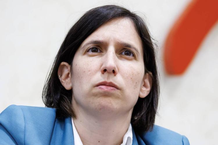 "Pd plurale? Solo nella testa di Elly"