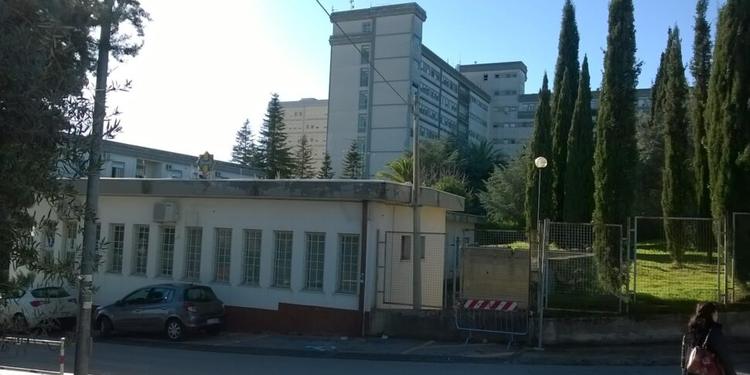 Cade dal primo piano mentre è a casa dei parenti: un bambino di 10 anni grave in ospedale ad Agrigento