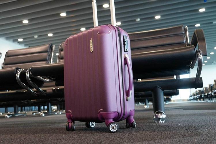 Bagagli smarriti, la Cassazione cambia rotta: il modulo in aeroporto basta per chiedere il rimborso