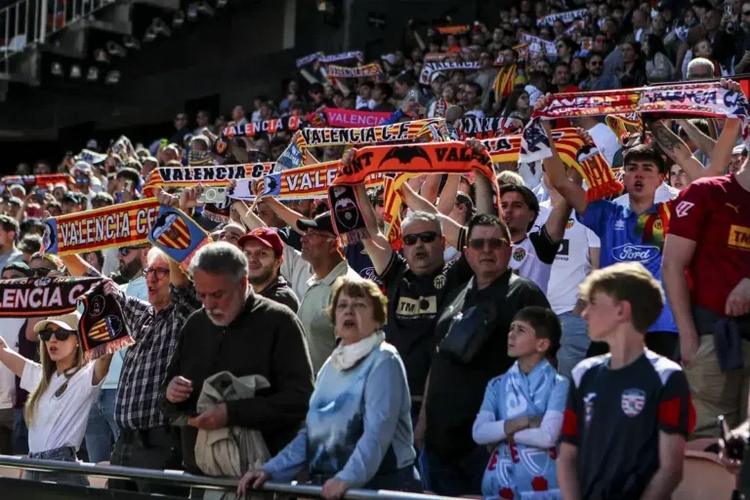 Confirmed Newcastle United team v Valencia as Bamba, Pivas, Osula, Woltemade all start