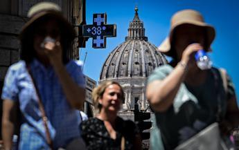 Gran caldo in arrivo sull'Italia, domani 5 città da bollino arancione: oggi 9 sono in preallerta