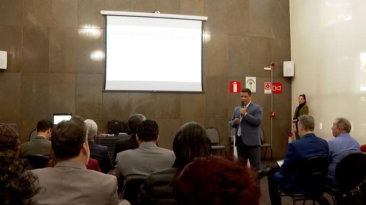 TRE-MG firma pacto com partidos para combater fake news e uso irregular de IA nas eleições