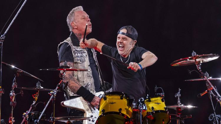 James Hetfield e Lars Ulrich durante show do Metallica em 2023 - Foto: Scott Legato / Getty Images