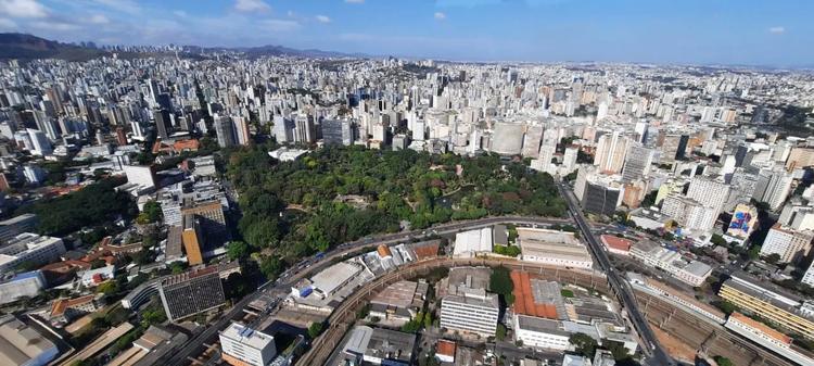 Veja o que abre e fecha em BH nesta segunda, ponto facultativo por causa do jogo do Brasil