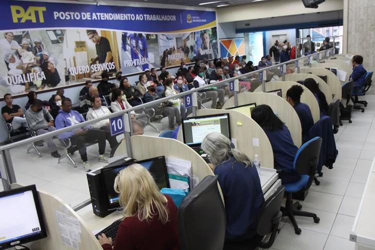 PAT de São José dos Campos abre semana com mais de 360 vagas de emprego; veja a lista