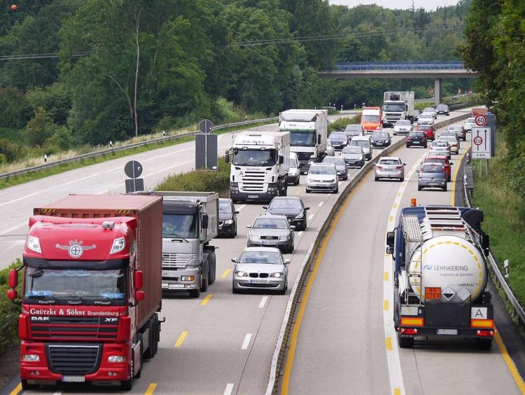 Caro pieno, cinque giorni senza trasporti