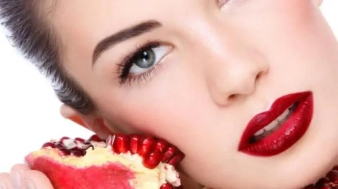 ما الذي يجعل قشور الرمان مميزة للعناية بالشعر؟