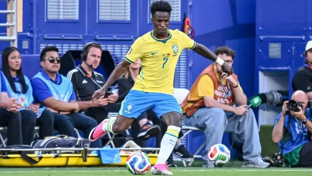 Vinícius Júnior admite atuação ruim do Brasil: "Precisamos melhorar"