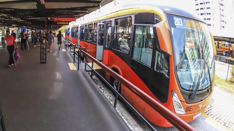 Licitação do transporte público de Curitiba é suspensa após TCE-PR apontar possível duplicação de custos