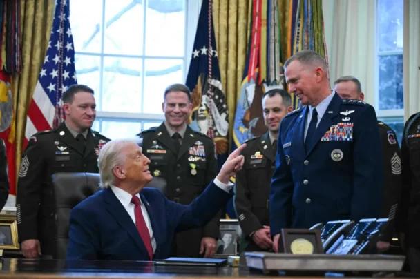 البنتاغون يوسّع قاعدة التصنيع لتعبئة مخزونات السلاح