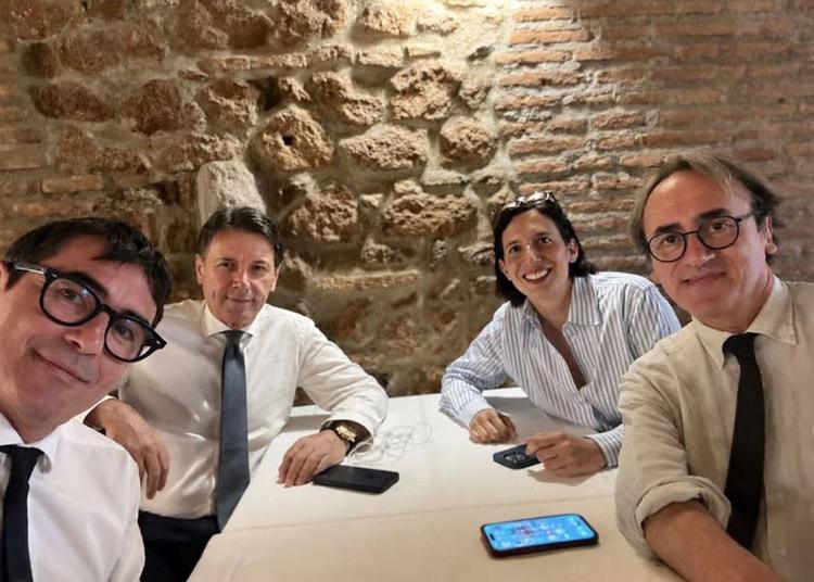 Quattro nemici al bar
