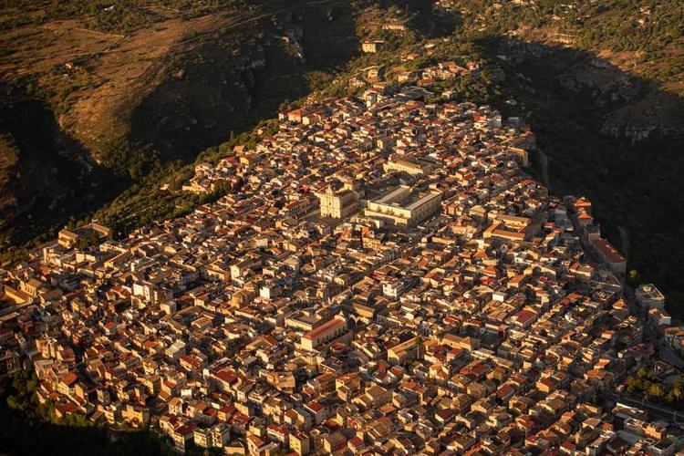 📸 SORTINO VISTA DALL’ALTO Uno sguardo straordinario sulla nostra Sortino. ❤️ Questi suggestivi scatti aerei raccontano...