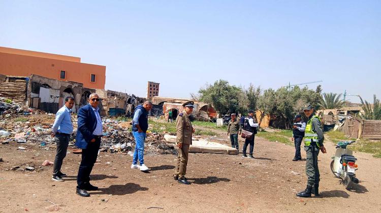 سلطات مراكش تهدم براريك عقار سوق الاربعاء بدوار العسكر +صور