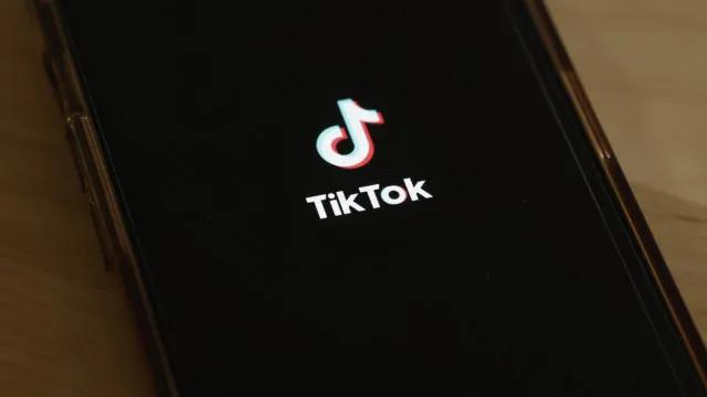 UE aponta possível violação de legislação digital pelo TikTok na proteção de menores