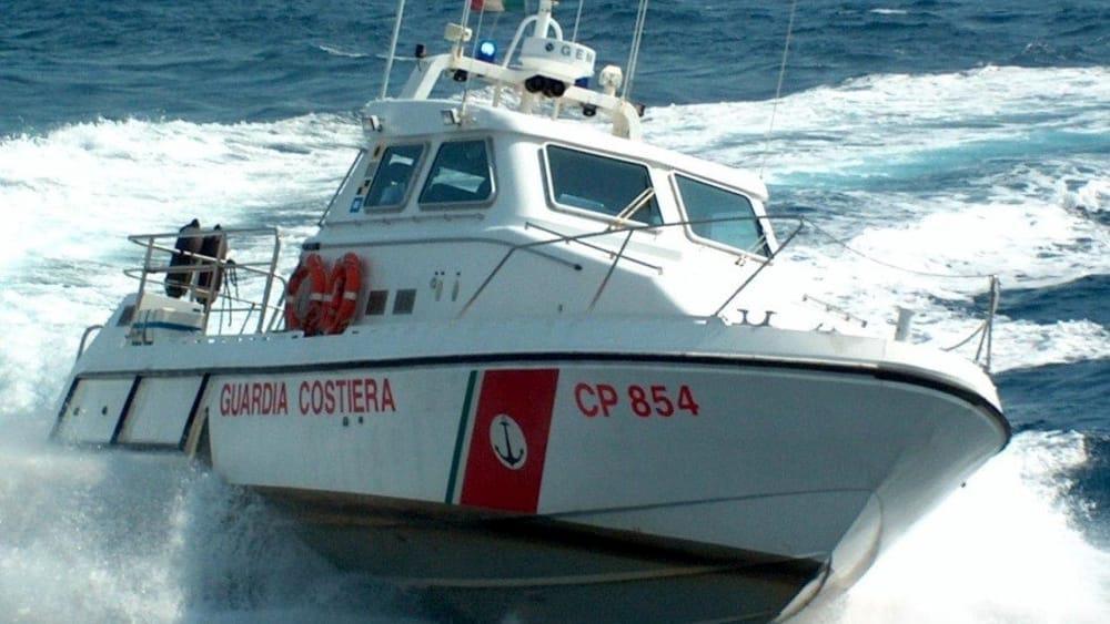 “Mari e Laghi sicuri”, blitz della Guardia Costiera: raffica di sanzioni e sequestri nel Cilento