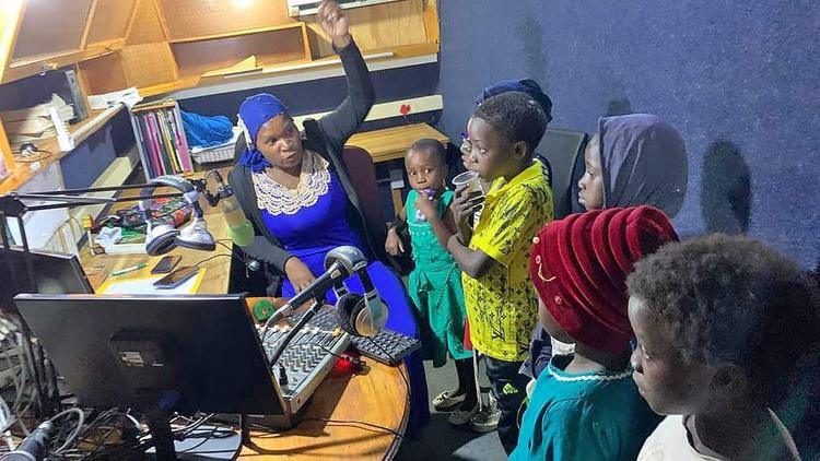Kinder erhalten Einblicke ins Radio