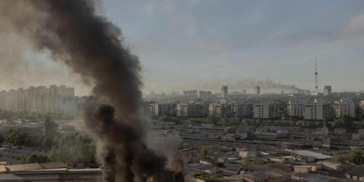 Pioggia di bombe su Kiev e l'Ucraina, almeno 17 morti e decine di feriti