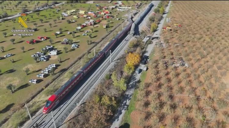 Sobe para 69 o número de mortos no acidente entre dois trens na Espanha