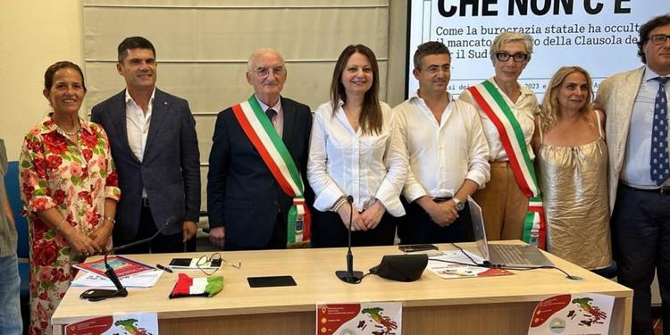 Un fronte compatto a difesa del Sud, un gruppo di amministratori calabresi della Rete Civica Meridionale: «Sottratto quanto ci spetta»