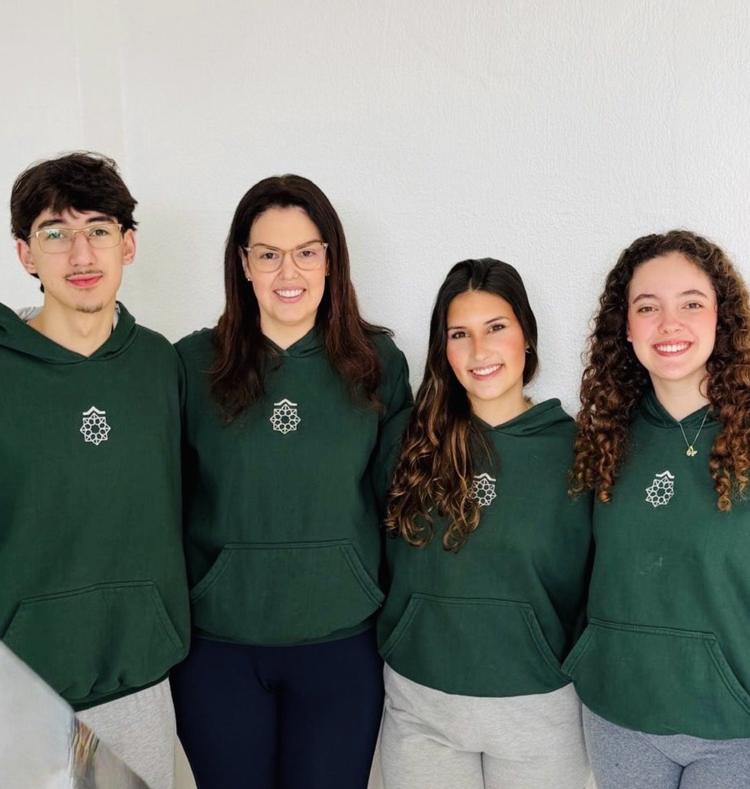 ESTUDANTES DO COLÉGIO MADRE IMILDA VENCEM PREMIAÇÃO NACIONAL E CARIMBAM O PASSAPORTE PARA IMERSÃO NA ESPANHA