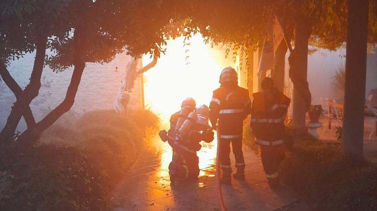 Occitanie : le véhicule électrique d'une maire prend feu avant d'exploser