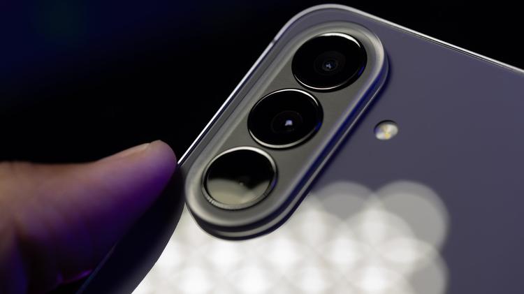 A57 5G cameras on rear