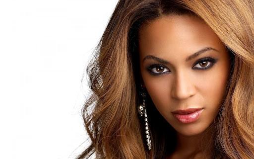 Beyoncé arrasa en el puesto número 1 de álbumes country en Billboard ¡y sigue haciendo historia en el mundo de la música country!