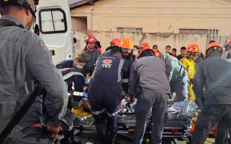 Adolescente cai de barranco de 20 metros e é resgatado em Marília