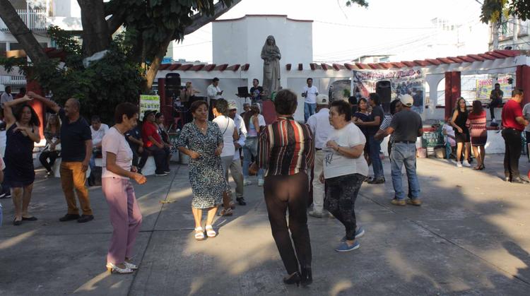 ¡El pueblo no para! Ciudadanos rescatan el Jardín San Juan ante olvido del Ayuntamiento de Cuernavaca