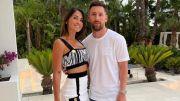 El tierno gesto de Antonela Roccuzzo con Lionel Messi tras la muerte de su papá: la foto