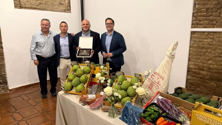 El Ayuntamiento de Almuñécar felicita a Joaquín Montes Peralta por el reconocimiento otorgado por el Colegio Oficial de...