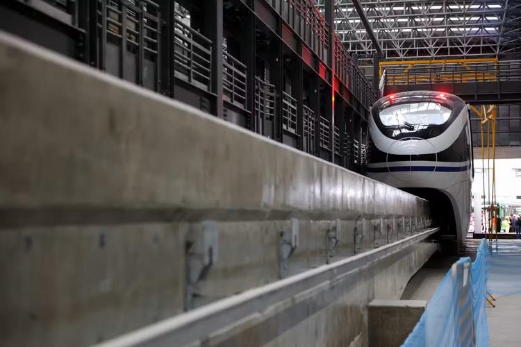 Linha 17-Ouro amplia horário de funcionamento e reduz intervalo entre trens