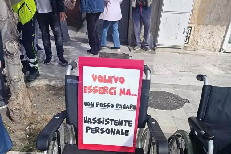 Foggia, oltre cento persone in piazza per il Disability Pride: «L’accessibilità è cittadinanza»