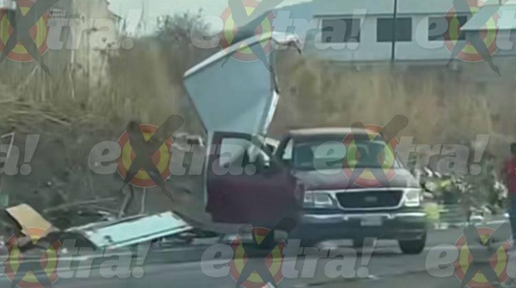 Camionetazo en la México-Cuautla: Fruta y verdura termina esparcida tras choque