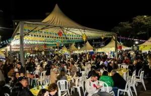 WhatsApp Image 2026 06 08 at 09.35.43 Festa das Entidades reúne público, gastronomia típica e solidariedade