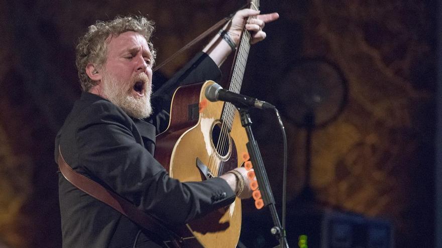 Dublín rinde homenaje a Glen Hansard cantando al unísono 'Falling Slowly'