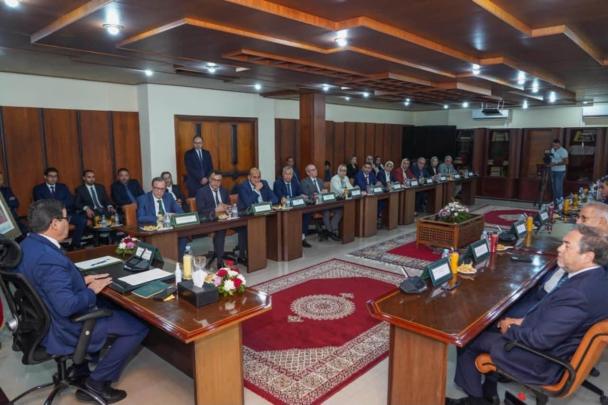 الوزير قيوح يترأس اجتماعا وازنا ويستعرض المشاريع الكبرى في قطاع النقل