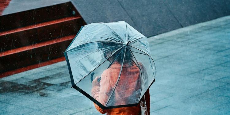 Il caldo allenta la presa: nessun bollino rosso, da giovedì forti temporali e grandinate