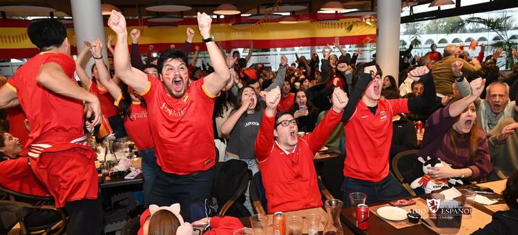 ¡Campeones del mundo! Estadio Español vibró con la consagración de España