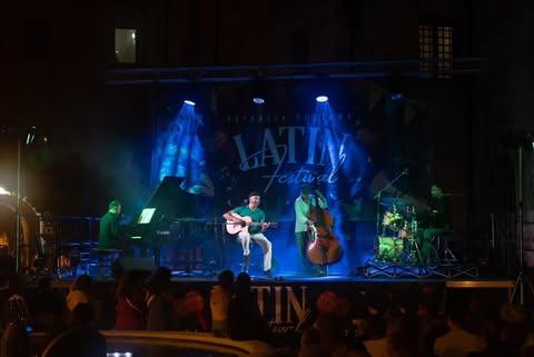 Nei giorni scorsi si è conclusa la quarta edizione del Latin Festival.  Per due giorni Petralia Sottana si è riempita di...