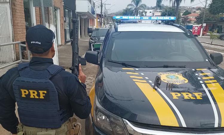 Empresário sequestrado é resgatado pela PRF e três suspeitos são presos na BR-116