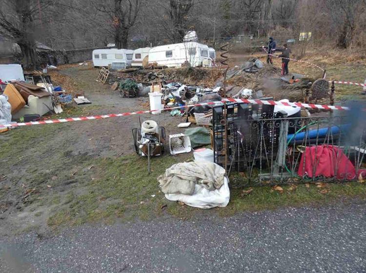 EXILLES – Cels Ruinas: scoperto un deposito di rifiuti illecito, denunciato il proprietario dei terreni