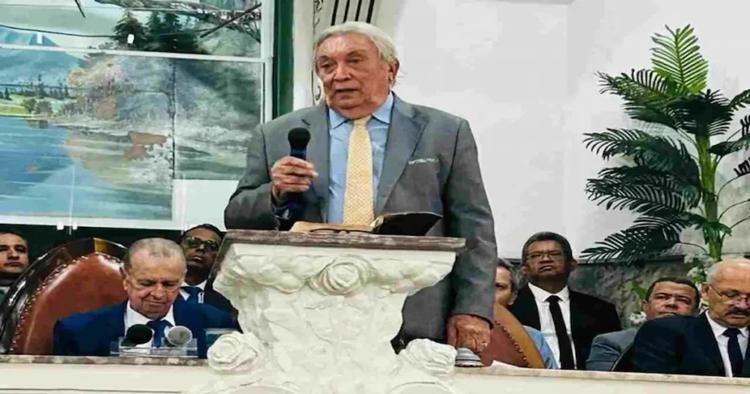 “Hay mucha basura en internet” dice pastor
