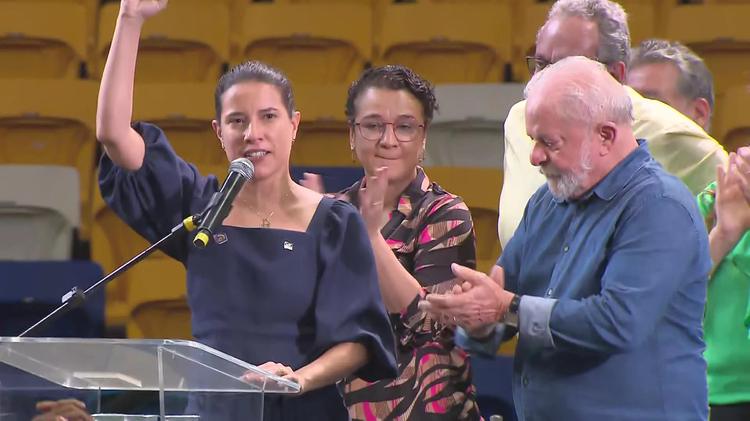 Raquel Lyra é a 1ª governadora de PE a não apoiar candidato à Presidência; neutralidade foi fundamental para reeleição, afirmam especialistas