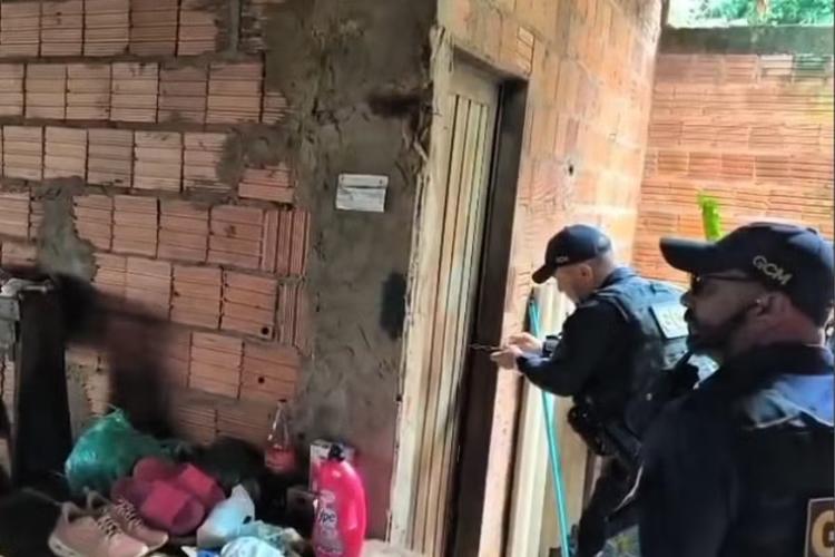 VÍDEO: Guardas resgatam mulher mantida em cárcere e agredida pelo marido em quarto em Campo Grande