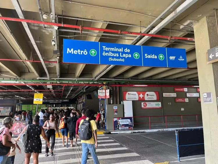 Obras na Estação da Lapa são adiadas para segunda-feira; veja linhas de ônibus afetadas