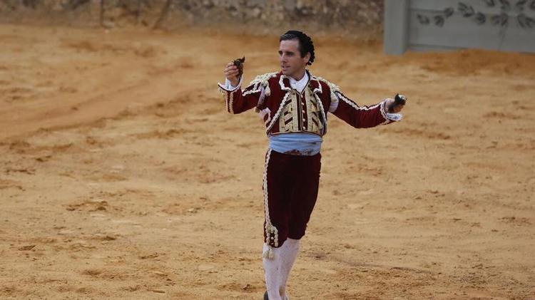 Juan Ortega devuelve la grandeza a la Goyesca de Ronda y sale a hombros con Manzanares y Ventura