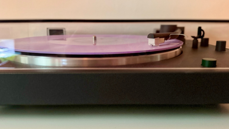 a closeup of the Sony PS-LX3BT