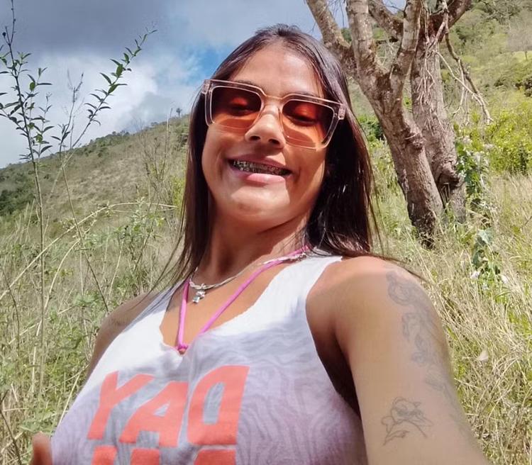 Stephanye Thauany foi atingida por cerca de 15 facadas após crise de ciúmes, afirma delegada
